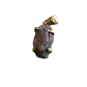 Χειροποίητο μενταγιόν ασήμι 925 με ακατέργαστο Ρουμπίνι 3 εκ. Χ 1 εκ. - ασήμι, ημιπολύτιμες πέτρες, ασήμι 925