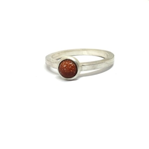 what it glows-ασημένιο δαχτυλίδι με χρυσόλιθο - στρογγυλό, ασήμι, ασήμι 925, ημιπολύτιμες πέτρες, minimal, πέτρα, γυναικεία
