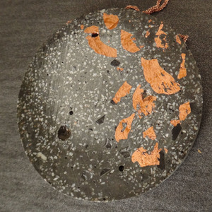 Μενταγιόν τσιμέντου "Σελήνη" - χαλκός, τσιμέντο, μακριά, επιχρυσωμένο στοιχείο, μενταγιόν - 4