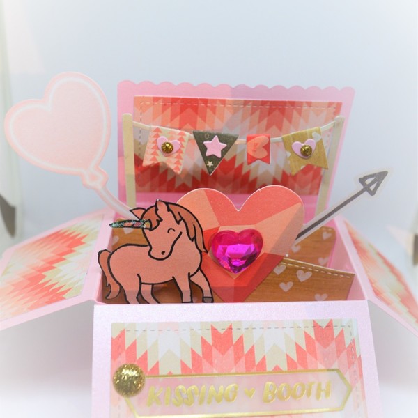 Κάρτα pop up box "kissing booth" - χαρτί, δώρο, αγάπη, χειροποίητα, επέτειος, ζευγάρια, γενική χρήση - 2