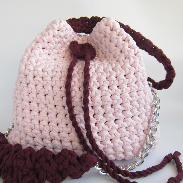 Ροζ πουγκί με μπορντό χερούλια - μονόχρωμες, πλεκτό, ώμου, πουγκί, πουγκί, crochet, βελονάκι, χειροποίητα, βαμβακερό νήμα, πλεκτές τσάντες