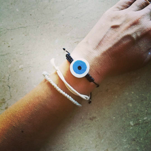 Βραχιόλι λευκό κύκλος μπλε μάτι από Ελληνικό μάρμαρο Θάσου - ημιπολύτιμες πέτρες, μοντέρνο, μακραμέ, κορδόνια, χειροποίητα, μάτι, minimal, unisex, evil eye, gift idea, αυξομειούμενα, δώρα για γυναίκες - 3