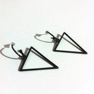 Σκουλαρίκια "Triangle Shades" - minimal, earrings, γεωμετρικά σχέδια, unique, fashion, ορείχαλκος, φθηνά, Black Friday, μικρά