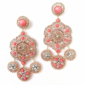 Ροζ κοράλλι σκουλαρίκια - σκουλαρίκια, χάντρες, ορείχαλκος, επιχρυσωμένα, ημιπολύτιμες πέτρες, καρφάκι, κρεμαστά