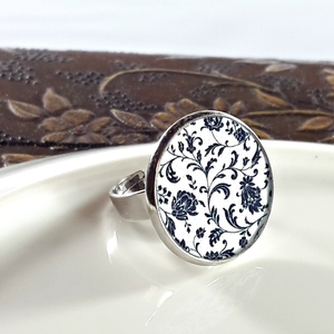 Floral black & white | Vintage ring - δαχτυλίδι, γυαλί, γυαλί, φωτογραφία, φλοράλ, vintage, statement, αυξομειούμενα, φθηνά