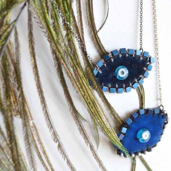 Κολιέ Evil eye κεντητό βελούδινο μπλε - κολιέ, κοντό, μάτι, evil eye, βελούδο, αιματίτης, ημιπολύτιμες πέτρες, minimal, διακριτικό, chic, boho, κεντητά, fashion, χειροποίητα, έλληνες σχεδιαστές, δώρο, γυναικεία, ασήμι 925, ασήμι, βελούδο, αιματίτης, ethnic, μοντέρνο, κοντά - 2