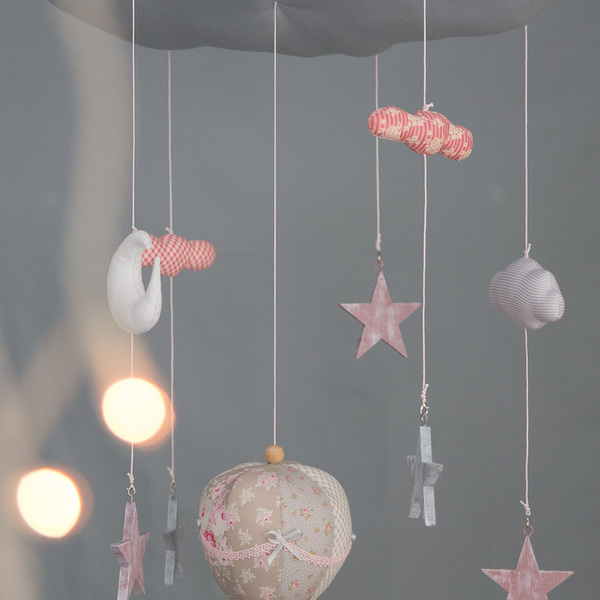 Μόμπιλε σύννεφο με αερόστατο και αστέρια σε αποχρώσεις του γκρι του σάπιου μήλου και του κόκκινου - ύφασμα, βαμβάκι, διακοσμητικό, κορίτσι, αγόρι, αστέρι, όνομα - μονόγραμμα, αερόστατο, δώρα για βάπτιση, συννεφάκι, μόμπιλε, παιδικό δωμάτιο, παιδική διακόσμηση, βρεφικά, κρεμαστά, δώρο για νεογέννητο, δώρα για μωρά, για παιδιά, προσωποποιημένα - 4