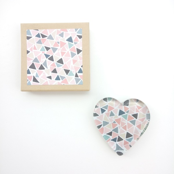 Press Papier Triangles Τριγωνάκια Καρδιά από Γυαλί 9x9x1.5 εκ σετ με κουτί - καρδιά, δώρο, δώρα γάμου, διακοσμητικά, πρωτότυπα δώρα, γιορτή της μητέρας, αξεσουάρ γραφείου - 2
