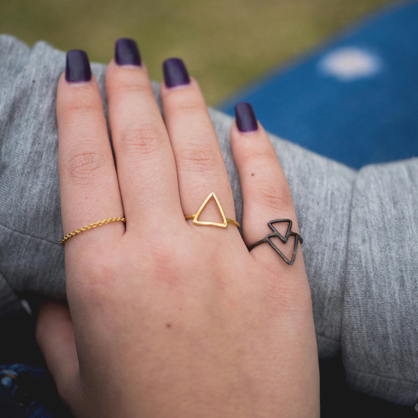 Δαχτυλίδι μίνιμαλ "double triangle ring" - επιχρυσωμένα, ασήμι 925, δώρο, δαχτυλίδι, γεωμετρικά σχέδια, χειροποίητα, minimal, μικρά, gift, σταθερά, επιχρύσωση 14κ, Black Friday, δώρα για γυναίκες - 4