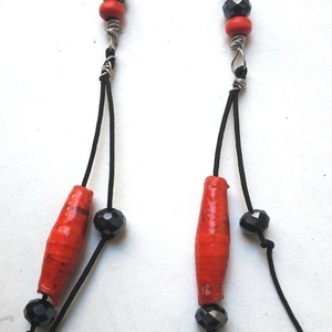 Σκουλαρίκια red paper beads - μοντέρνο, πρωτότυπο, χάντρες, must αξεσουάρ, ξεχωριστό, unique, κρεμαστά, δώρα για γυναίκες, φθηνά - 4