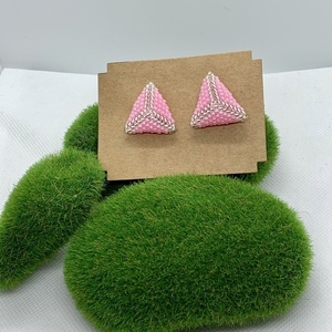 Σκουλαρίκια ροζ τρισδιάστατες πυραμίδες - καρφωτά, φθηνά - 3