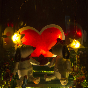 Διακοσμητική καμπάνα Σνούπυ με φως - ξύλο, γυαλί, χαρτί, πορτατίφ, δώρα γενεθλίων - 4