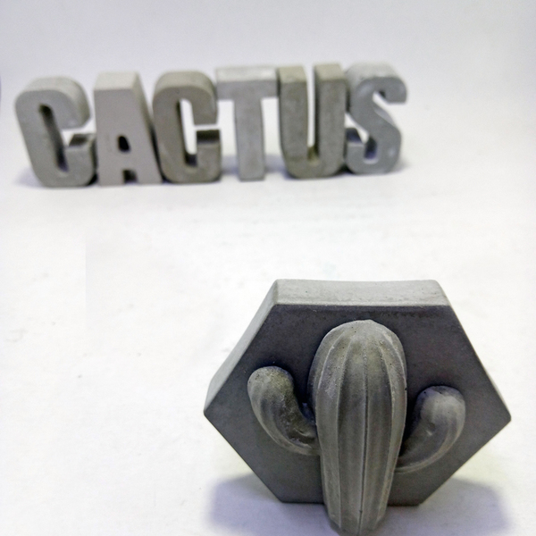Γράμματα από σκυρόδεμα //cactus