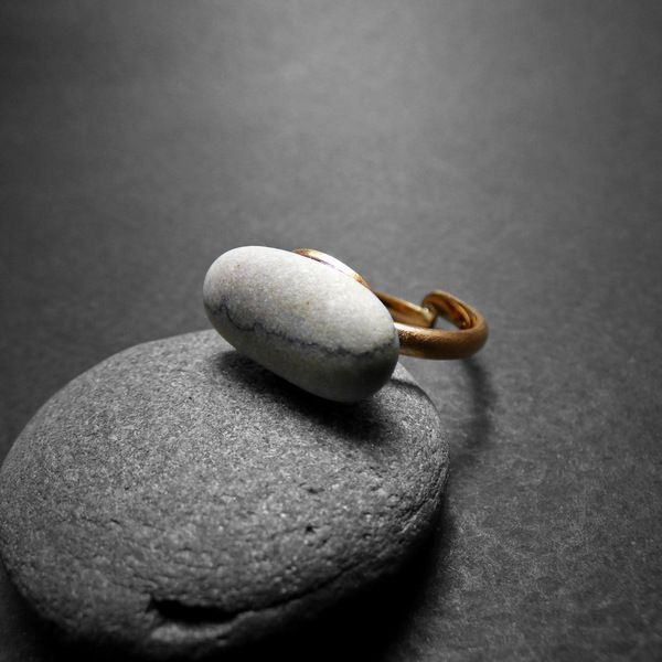 "Λαλούδες" - Xειροποίητο επίχρυσο ματ δαχτυλίδι με φυσικό βότσαλο!. - ημιπολύτιμες πέτρες, ημιπολύτιμες πέτρες, επιχρυσωμένα, θάλασσα, βότσαλα, αυξομειούμενα, φθηνά - 2