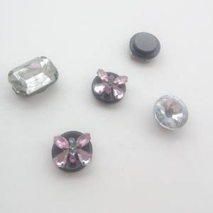 Μαγνητάκια με Ιδιαίτερα Vintage Κουμπιά και Πέτρες με Στρας σε Υφασμάτινη Φλοράλ Θήκη - ημιπολύτιμες πέτρες, διακοσμητικά, μαγνητάκια, μαγνητάκια ψυγείου - 4