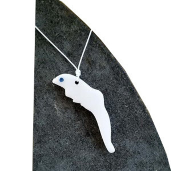 Κρεμαστό δελφίνι λευκό με μπλε μάτι από Ελληνικό μάρμαρο - καλοκαίρι, χειροποίητα, μακριά