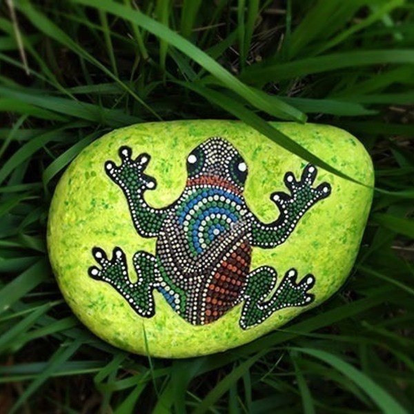 Βάτραχος, ζωγραφισμένος σε φυσική πέτρα θαλάσσης - ζωγραφισμένα στο χέρι, πέτρα, δώρο, διακοσμητικές πέτρες - 2