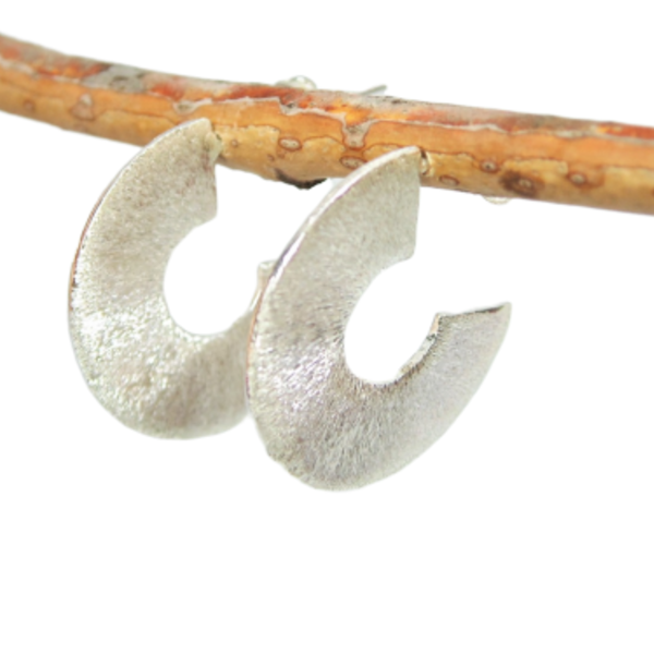 Silver hoop earrings/Πλακέ κρίκοι με καρφάκι σε ασήμι 925 - ασήμι, κρίκοι, μικρά - 3