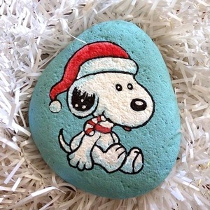 Χριστουγεννιάτικη διακοσμητική πέτρα Snoopy 7,5x6,5x2,5 εκ. - ζωγραφισμένα στο χέρι, διακοσμητικά, χριστουγεννιάτικα δώρα, άγιος βασίλης - 2
