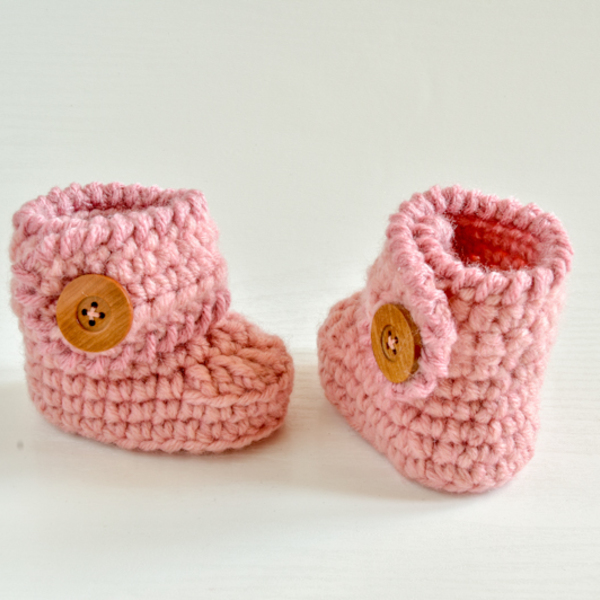 Ροζ πλεκτά μποτάκια για μωρά 0-6 μηνών - δώρο, χειροποίητα, αγκαλιάς - 5