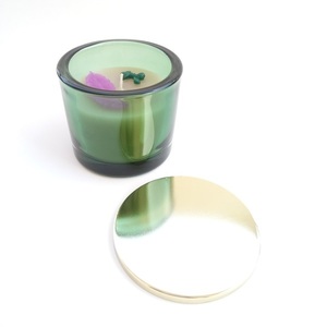 Αρωματικό Διακοσμητικό Κερί σε Πράσινο Γυάλινο Δοχείο με Χρυσό Καπάκι - γυαλί, χρυσό, φτερό, αρωματικά κεριά