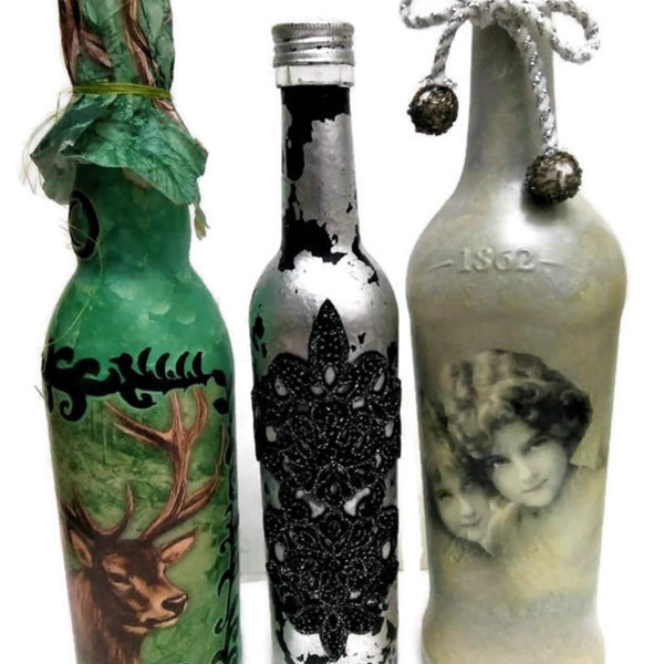 Διακοσμητικα γυάλινa χριστουγεννιατικα μπουκαλια χειροποιητα με τεχνική decoupage. Μπουκάλι γυάλινo για ποτά ή διακόσμηση . - vintage, γυαλί, χειροποίητα, διακοσμητικά, χριστουγεννιάτικα δώρα, στολισμός τραπεζιού
