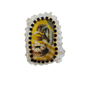 καρφίτσα κίτρινη pin up με δαντέλα και στρας - vintage, σμάλτος, plexi glass