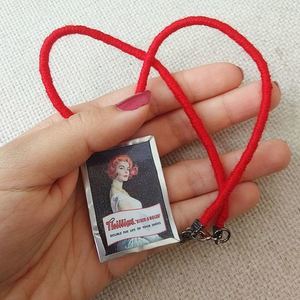 κολιέ κόκκινο εικόνα vintage pin up lady - ύφασμα, γυναικεία, αλουμίνιο, κοντά, φθηνά - 4