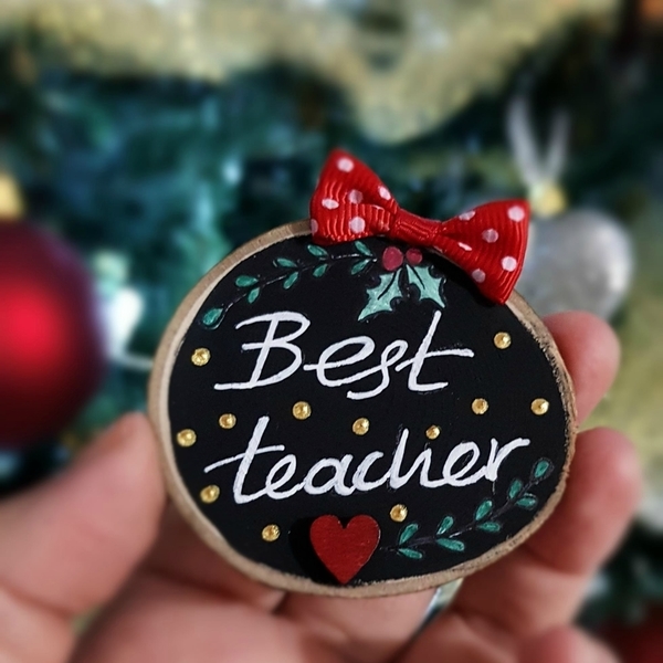 Ξύλινη ροδέλα-μαγνητάκι, ζωγραφισμένη για την δασκάλα ή τον δάσκαλο! - ξύλο, γούρι, διακοσμητικά, δώρα για δασκάλες - 2