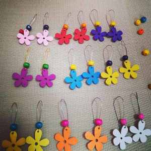 Σκουλαρίκια λουλούδι με ξύλινα στοιχεία σε διάφορα χρώματα - λουλούδια, σκουλαρίκια, κρεμαστά, γάντζος - 2
