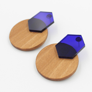 Ξύλινα στρογγυλά σκουλαρίκια με plexiglass - ξύλο, γεωμετρικά σχέδια, καρφωτά, μικρά, plexi glass