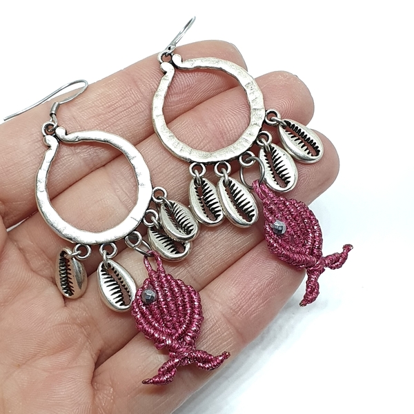 Σκουλαρίκια με ροζ ψαράκια - επάργυρα, κοχύλι, μακραμέ, boho, κρεμαστά - 3