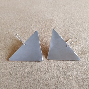 Χειροποίητο σκουλαρίκι τρίγωνο - αλπακάς, μικρά, κρεμαστά - 2