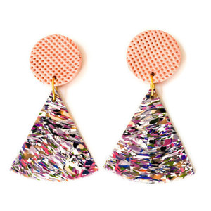 Statement Σκουλαρίκια "Scrappy Tringles Coral Pink" - πηλός, γεωμετρικά σχέδια, ατσάλι, κρεμαστά, μεγάλα σκουλαρίκια
