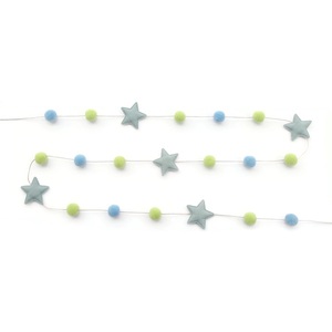 Διακοσμητική Γιρλάντα με Γαλάζια και Πράσινα Πον Πον και Υφασμάτινα Αστέρια - αγόρι, αστέρι, γιρλάντες, pom pom, αγορίστικο - 2