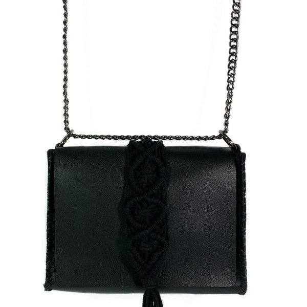 Urban Queen χειροποίητη μαύρη δερμάτινη τσάντα με μακραμέ “Vanity” - δέρμα, ώμου, μακραμέ, πλεκτές τσάντες, μικρές - 3