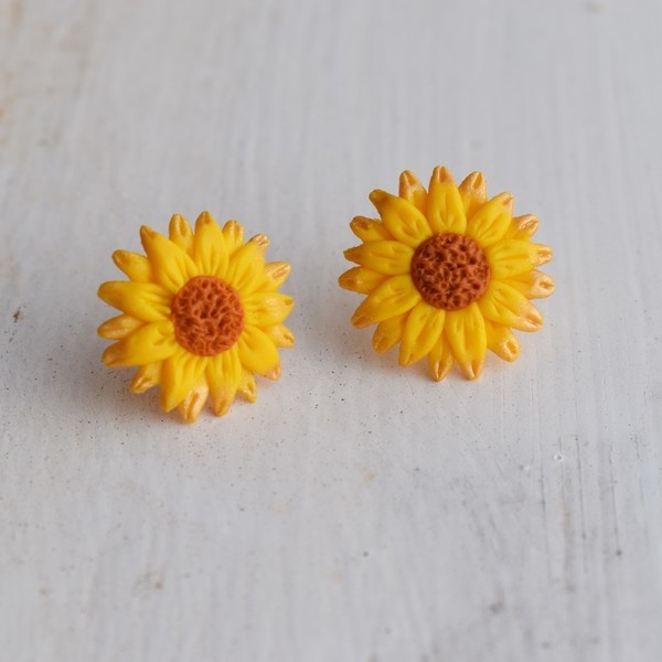 "Yellow daisies"- Χειροποίητα κίτρινα καρφωτά σκουλαρίκια μαργαρίτες (ατσάλι) - πηλός, λουλούδι, καρφωτά, ατσάλι, φθηνά - 3