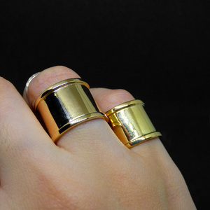 "Ηφαιστος Nux " - Χειροποίητο επίχρυσο δαχτυλίδι με ανάγλυφη επιφάνια! - κλασσικό, chevalier, επιχρυσωμένα, ορείχαλκος, δαχτυλίδι, minimal, personalised, μπρούντζος, αρχαιοελληνικό, μεγάλα, επιχρύσωση 14κ, αυξομειούμενα - 4