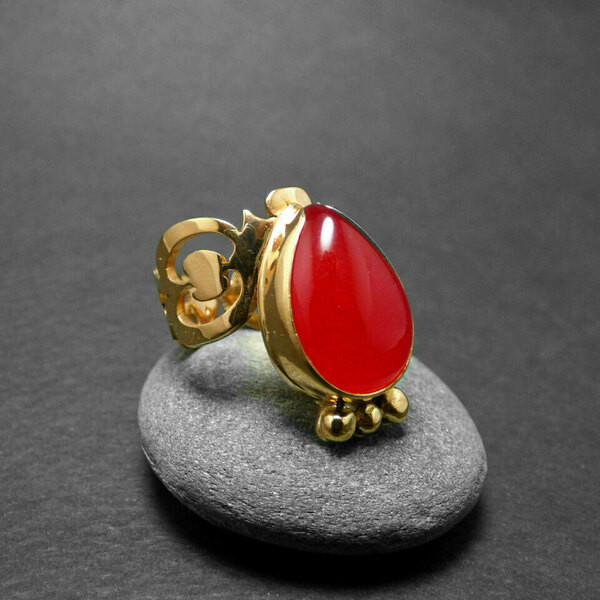 " Magic Jade " - Χειροποίητο επίχρυσο δαχτυλίδι με κόκκινο Ιαδεΐτη. - ημιπολύτιμες πέτρες, επιχρυσωμένα, νεφρίτης, boho, boho, αυξομειούμενα - 2