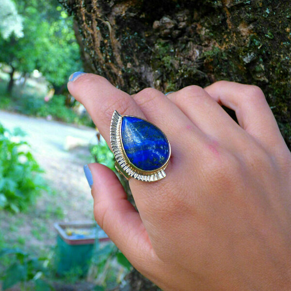 "Μagic lapis dropa" - Χειροποίητο δαχτυλίδι, επίχρυσο, με ημιπολύτιμο λίθο Lapis Lazuli σε σχήμα δάκρυ! - ημιπολύτιμες πέτρες, επιχρυσωμένα, φεγγάρι, boho, boho, μεγάλα, αυξομειούμενα, φθηνά - 4