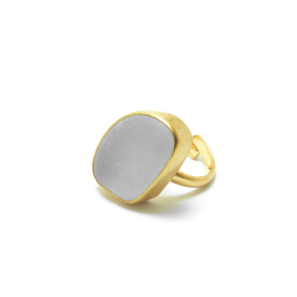 " Golden Seaglass ring" - Xειροποίητο επίχρυσο ματ δαχτυλίδι με γυαλάκι της θάλασσας!i - ημιπολύτιμες πέτρες, επιχρυσωμένα, μικρά, μικρά, boho, boho, αυξομειούμενα, φθηνά