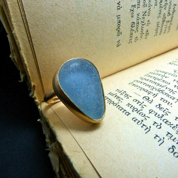 " Golden Seaglass ring" - Xειροποίητο επίχρυσο ματ δαχτυλίδι με γυαλάκι της θάλασσας! - ημιπολύτιμες πέτρες, επιχρυσωμένα, μικρά, μικρά, boho, αυξομειούμενα, φθηνά - 5