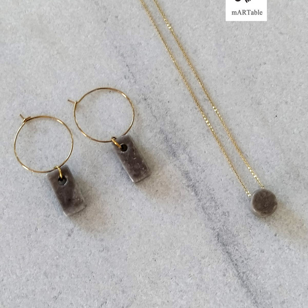 Κρεμαστά σκουλαρίκια γκρι τουβλάκια από Ελληνικό μάρμαρο Κρήτης-κρίκοι ατσάλι - επιχρυσωμένα, χειροποίητα, κρίκοι, ατσάλι - 3