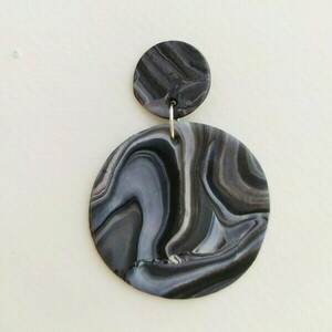 Black marble-σκουλαρίκια από πολυμερικό πηλό - πηλός, boho, κρεμαστά, μεγάλα - 3
