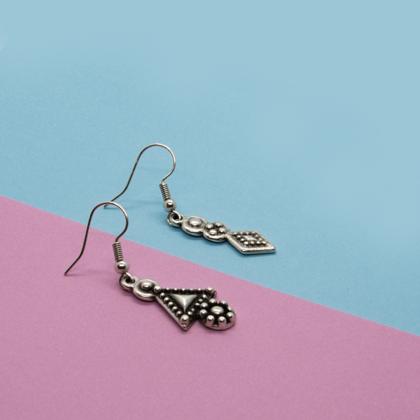 "Triangle Flower Earrings" - Κρεμαστά σκουλαρίκια με μεταλλικά στοιχεία - επάργυρα, μικρά, boho, μπρούντζος, κρεμαστά, γάντζος - 3