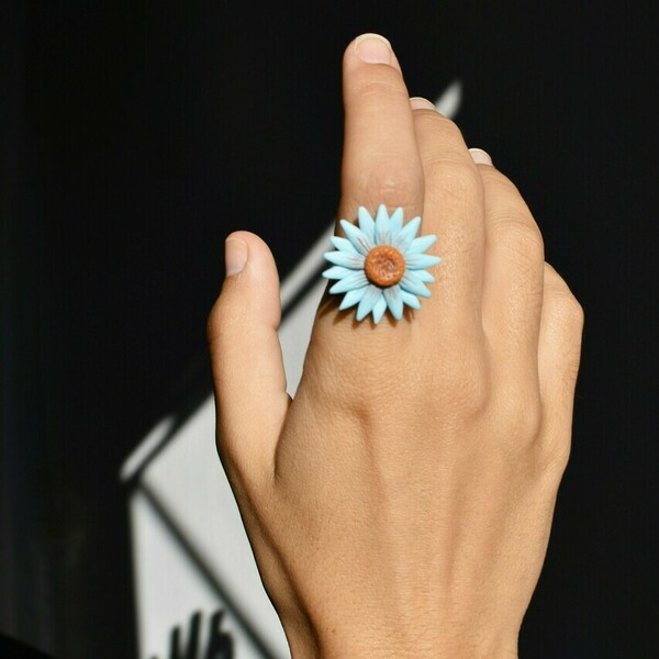 "Baby blue daisy"- Χειροποίητο δαχτυλίδι γαλάζια μαργαρίτα (αυξομειούμενο) - ορείχαλκος, πηλός, μεγάλα, αυξομειούμενα - 4