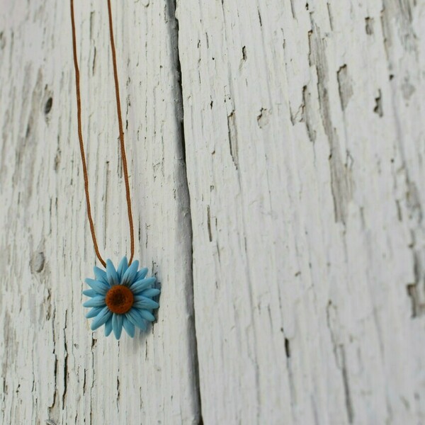 "Baby blue daisies"- Σετ χειροποίητα σκουλαρίκια, κολιέ και δαχτυλίδι με γαλάζια μαργαρίτα (πηλός, ατσάλι) - δώρο, πηλός, λουλούδι, σετ κοσμημάτων - 3