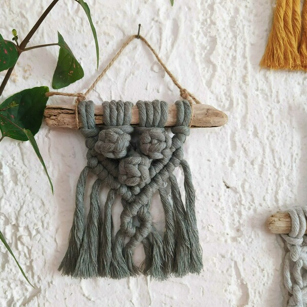Boho mini μακραμέ κρεμαστό διακοσμητικό (011)