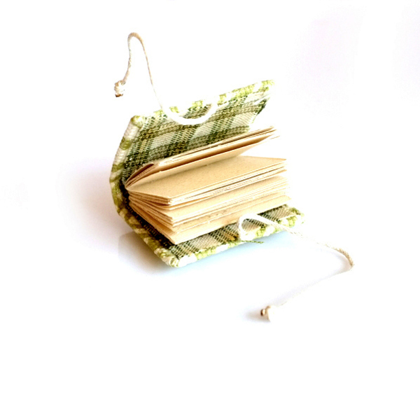 Μίνι βιβλίο μπρελόκ πράσινο - χαρτί, χειροποίητα, σπιτιού - 3
