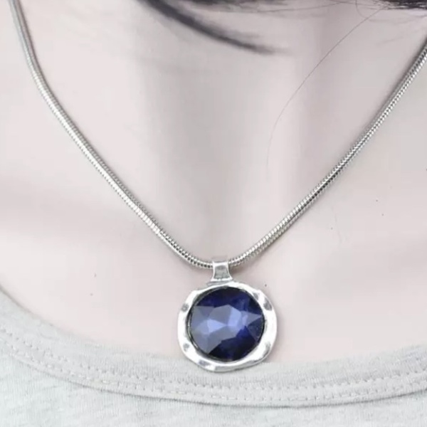 Κολιέ με κρεμαστό πετράδι - Stormy blue - ημιπολύτιμες πέτρες, charms - 2
